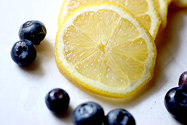 Blueberry Lemonade {mind-over-batter.com}