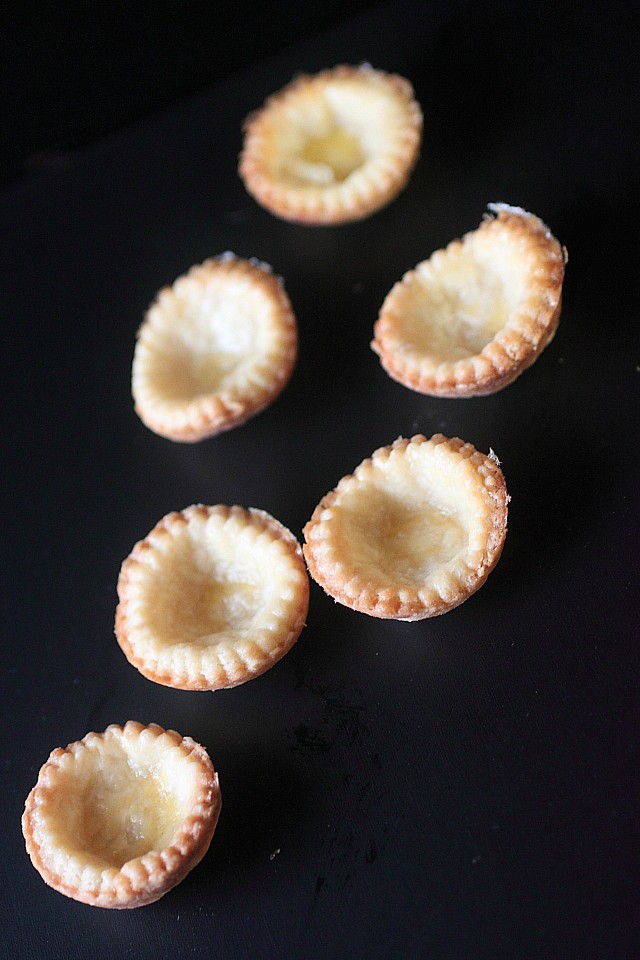 Guava Cheese Itty Bitty Pie Bites {mind-over-batter.com}
