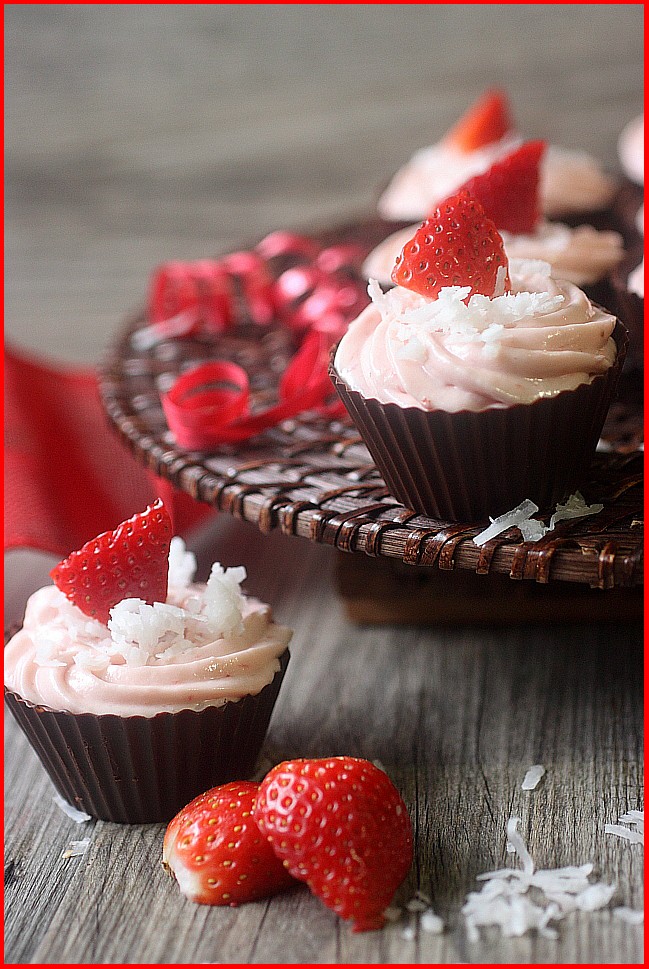 Strawberry Coconut Cheesecake Chocolate Cups {mind-over-batter.com}