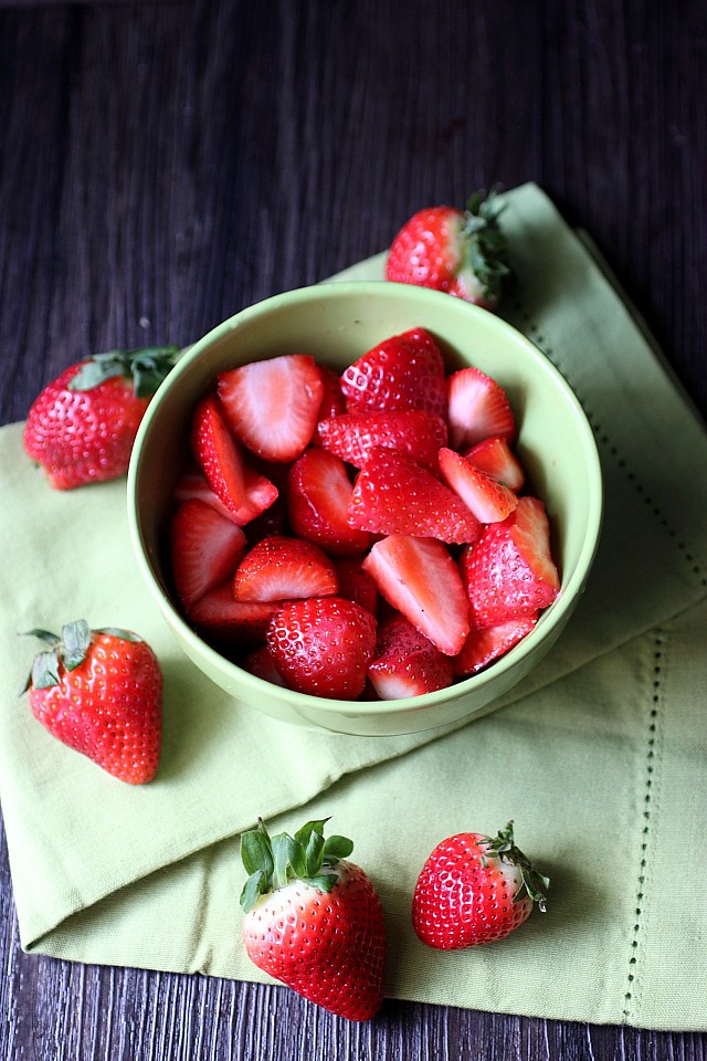 Strawberries & Cream Mini Parfaits {mind-over-batter.com}