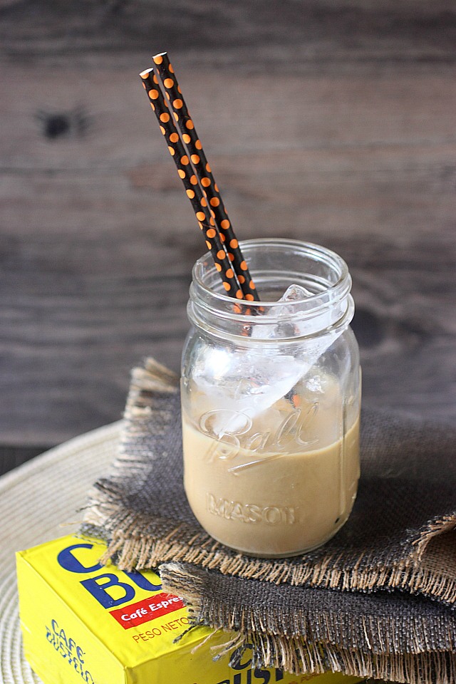 Cold Brew Iced Coffee Concentrate {mind-over-batter.com}