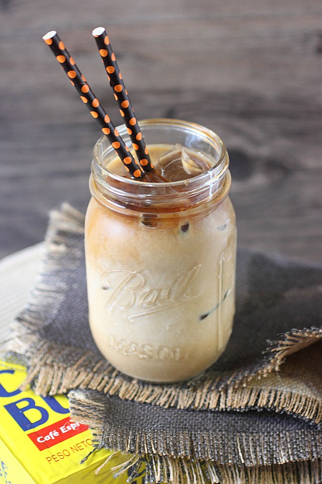 Cold Brew Iced Coffee Concentrate {mind-over-batter.com}