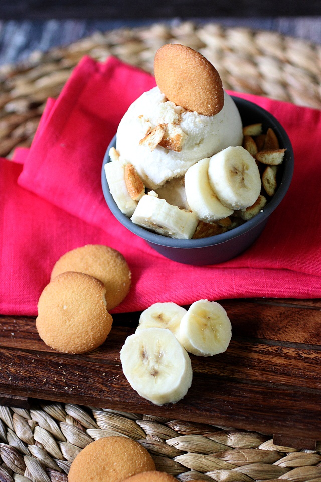Banana Pudding Ice Cream {mind-over-batter.com}