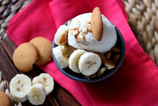 Banana Pudding Ice Cream {mind-over-batter.com}