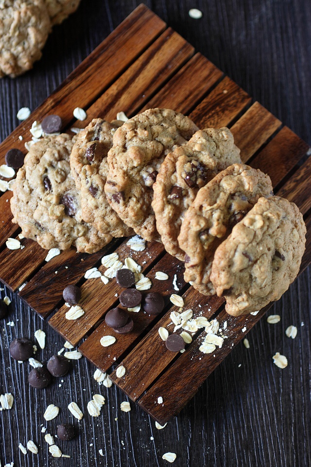 Crunchy Oatmeal Chocolate Chip Cookies {mind-over-batter.com}