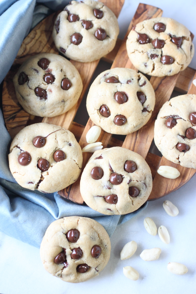 Soft & Chewy Peanut Butter Chocolate Chip Cookies {mind-over-batter.com}