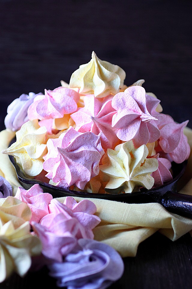 Jell-O Meringues Cookies! Mounds of pillow soft meringue is whipped to perfection, enhanced with your favorite Jell-O flavor, and piped into pretty shapes! These Jell-O Meringues are fun to make and even more fun to eat! {mind-over-batter.com}