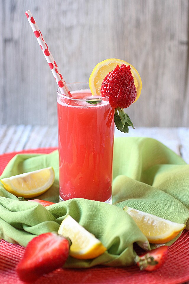 Strawberry Lemonade {mind-over-batter.com