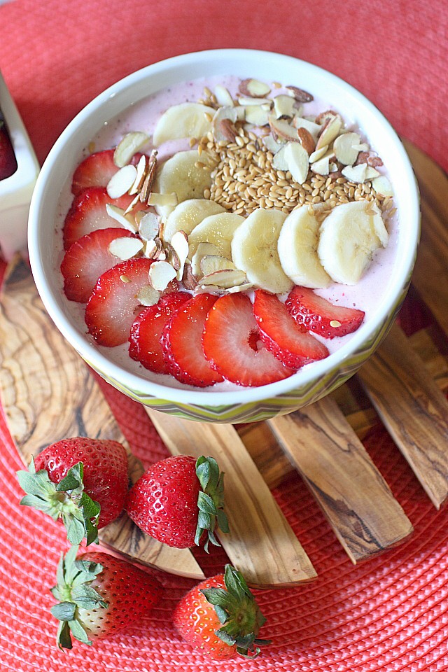Strawberry, Banana, Almond Flax Seed Smoothie Bowl {mind-over-batter.com}