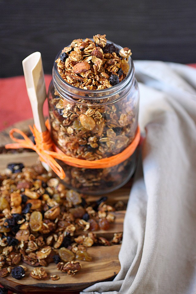 Homemade granola has never been easier! This Kitchen Sink Granola has all the things! Good things! Lightly sweetened with raw organic honey, brown sugar syrup, and a hint of brown sugar. Chock full of nuts, seeds, and coconut flakes – For texture, nutrients, and a bit o' protein. Finally, apple butter and warm spices to observe the fall stylo! www.mind-over-batter.com