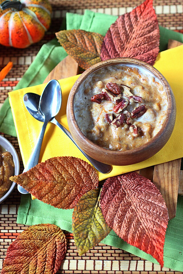 Put down that bland oatmeal and try this Pumpkin Cream Oatmeal instead! Made with pumpkin puree, warm fall spices, and nutty pecans – This breakfast is not only satisfying – It’s truly delicious! www.mind-over-batter.com