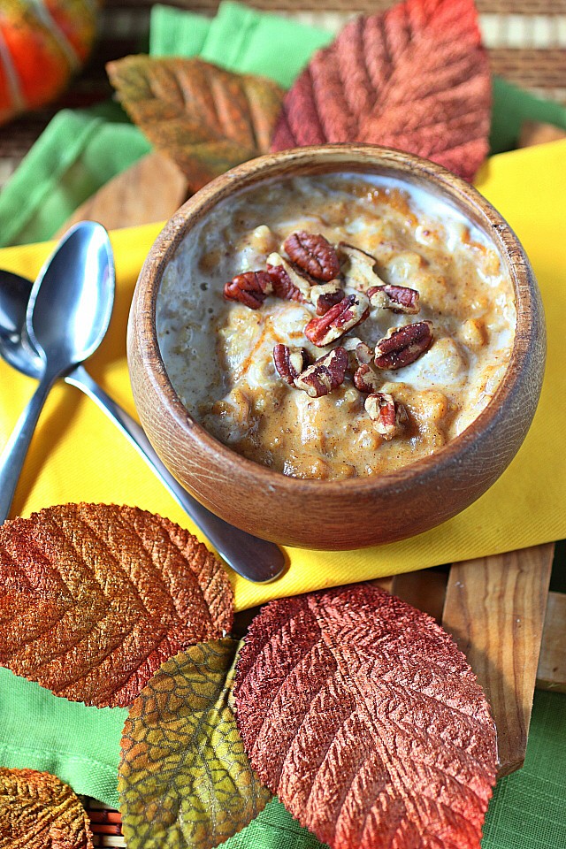 Put down that bland oatmeal and try this Pumpkin Cream Oatmeal instead! Made with pumpkin puree, warm fall spices, and nutty pecans – This breakfast is not only satisfying – It’s truly delicious! www.mind-over-batter.com