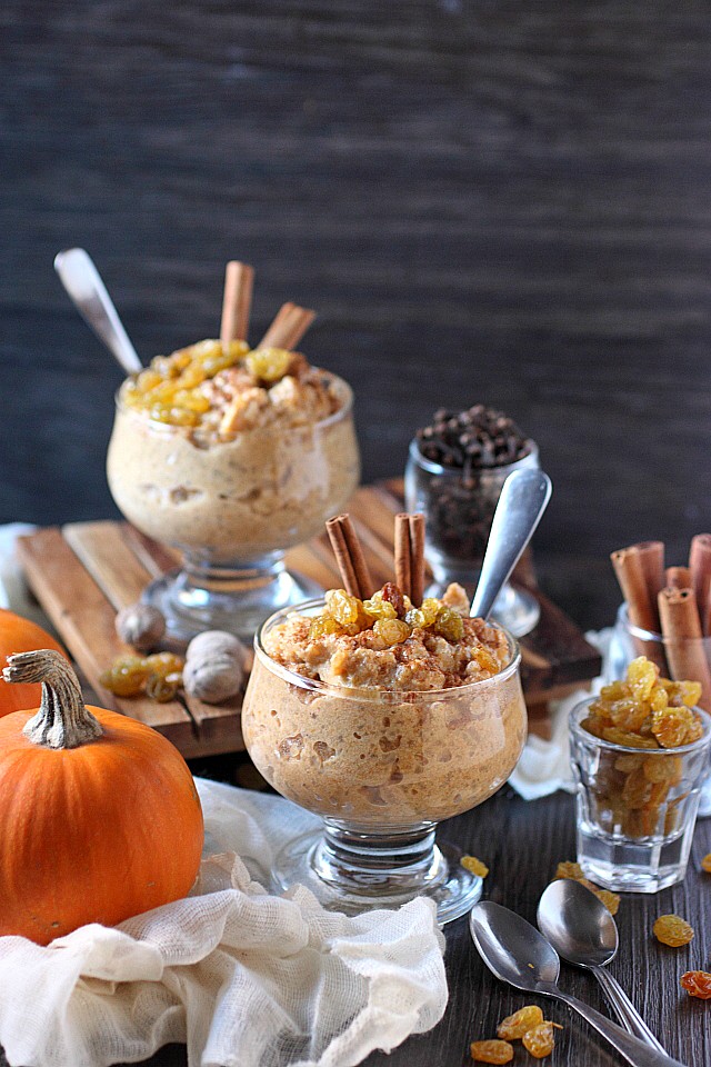 Pumpkin Rice Pudding. You need the ultimate bowl of fall spice and pumpkin puree infused comfort. I got you, America. I got you. www.mind-over-batter.com