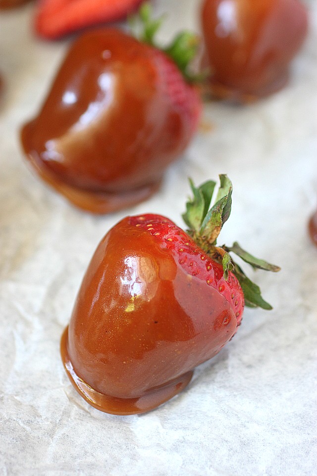 Toffee Covered Strawberries -- www.mind-over-batter.com
